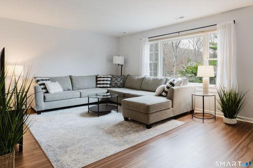 40-40 Village Walk, Wilton, CT, 06897-4026 | Card Image