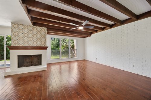 712 Oakwood Trl, Fort Worth, TX, 76112-1608 | Card Image