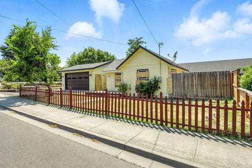 208 Tripp St, Medford, OR, 97504-7319 | Card Image