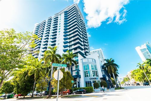 1110-275 Ne 18st, Miami, FL, 33132 | Card Image
