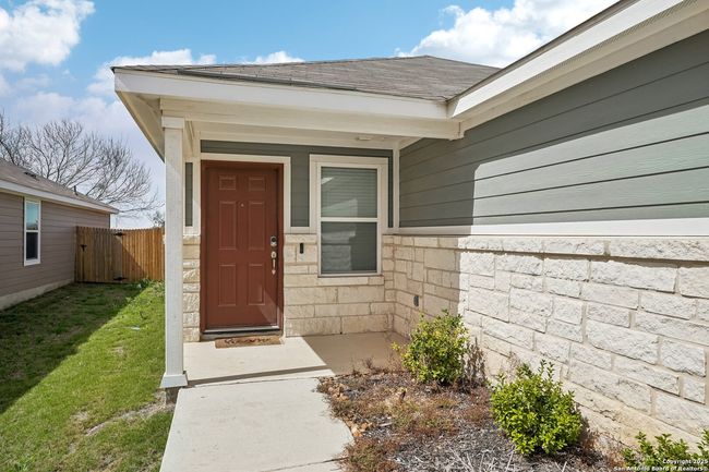 5431 Frederick Blf, House other with 3 bedrooms, 2 bathrooms and null parking in Von Ormy TX | Image 4