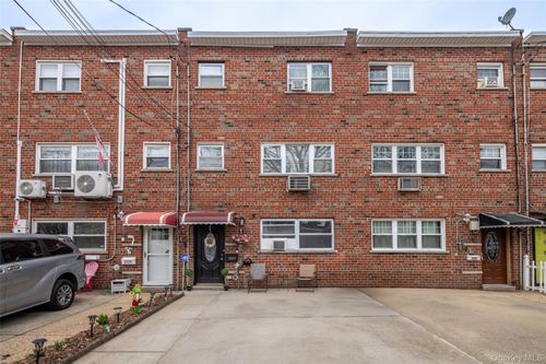 2531 Hollers Ave, Bronx, NY, 10475-1027 | Card Image