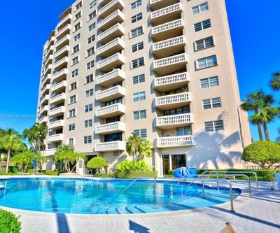 114 - 90 Edgewater Dr, Condo with 2 bedrooms, 2 bathrooms and null parking in Coral Gables FL | Image 1