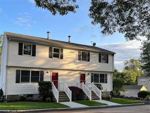 14 Summer St, West Warwick, RI, 02893-1723 | Card Image