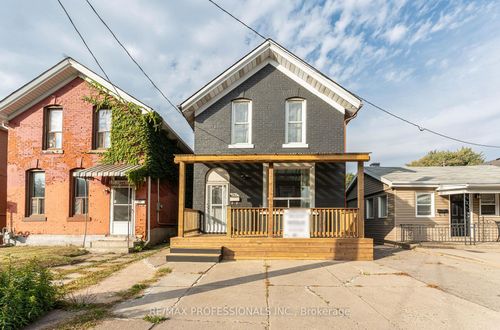 247 Robert St, Hamilton, ON, L8L2R2 | Card Image