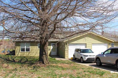 b-321B Palomino Ln, Ogden, KS, 66517-4033 | Card Image