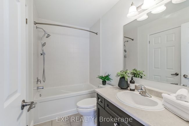 979 Nadalin Hts, House attached with 4 bedrooms, 2 bathrooms and 1 parking in Milton ON | Image 29