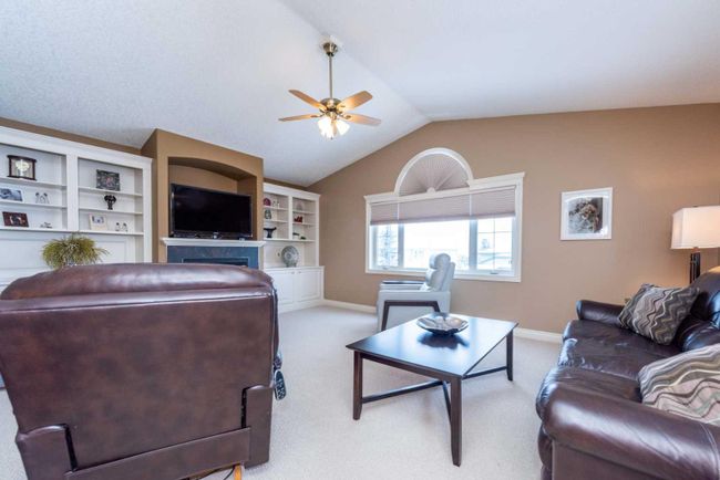 1212 Woodside Way Nw, Home with 4 bedrooms, 2 bathrooms and 4 parking in Airdrie AB | Image 24
