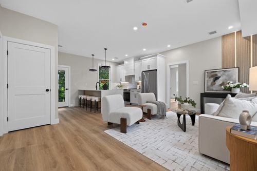 e-2 Readfield Pl, Boston, MA, 02119 | Card Image