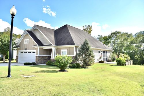 5507 Bungalow Cir, Hixson, TN, 37343-5200 | Card Image