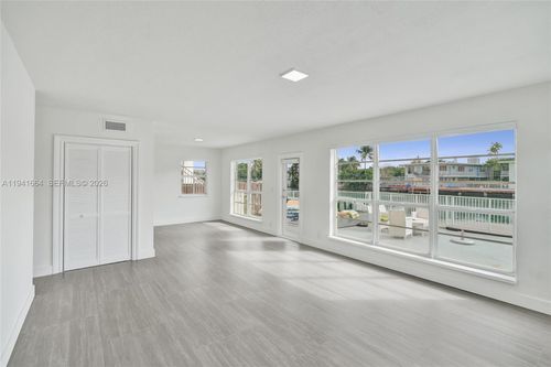 apt-5-350 S Shore Dr, Miami Beach, FL, 33141-3969 | Card Image