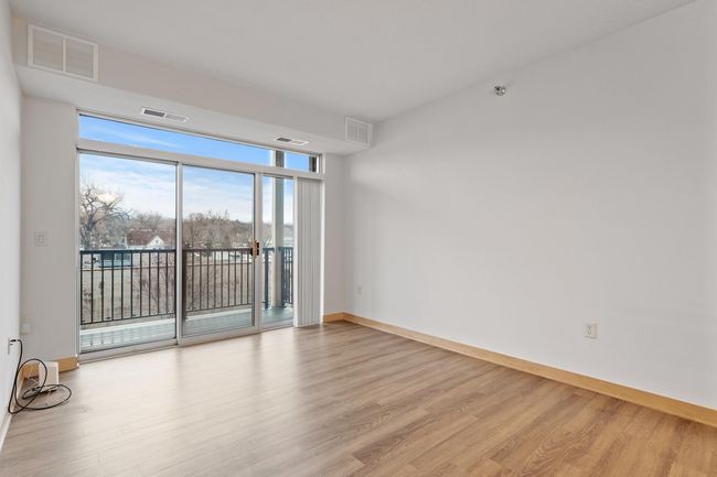APT-304 - 2600 University Ave Se, Condo with 2 bedrooms, 2 bathrooms and null parking in MINNEAPOLIS MN | Image 11
