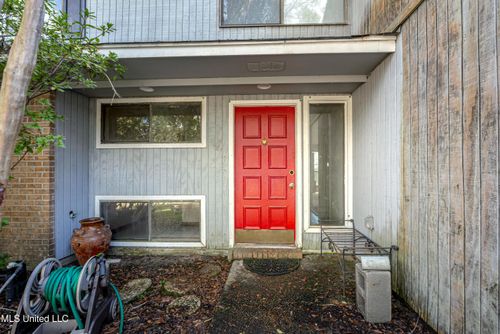 105 Penny Ct, Ocean Springs, MS, 39564-3441 | Card Image