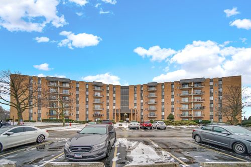 apt-405-900 W Sunset Dr, Glenwood, IL, 60425-1155 | Card Image