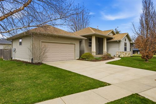 4127 Forest View Ct Ne, Cedar Rapids, IA, 52411-6530 | Card Image