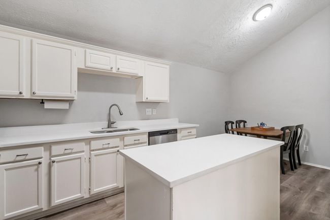 31311 N Head Dr, House other with 3 bedrooms, 2 bathrooms and 2 parking in Spring TX | Image 11