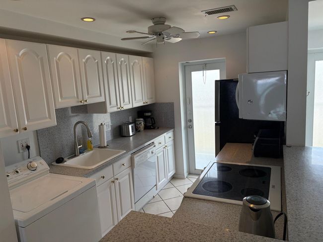 APT-608 - 3101 S Ocean Blvd, Condo with 2 bedrooms, 2 bathrooms and null parking in Highland Beach FL | Image 4