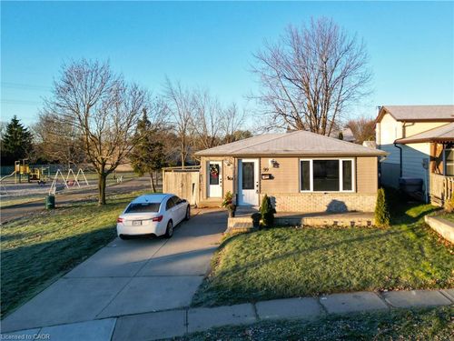 {{alt}} | Card Image