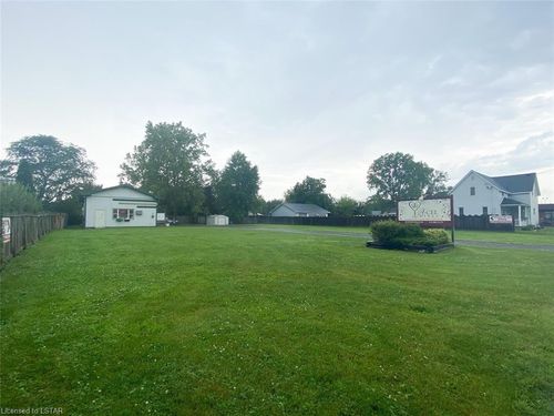 4367 Petrolia Line, Petrolia, ON, N0N1R0 | Card Image