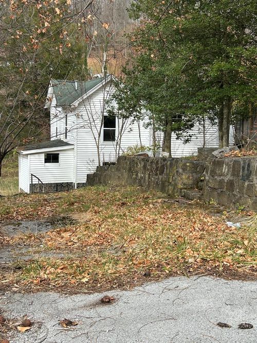 100 Mcdonald St, Bluefield, VA, 24605 | Card Image