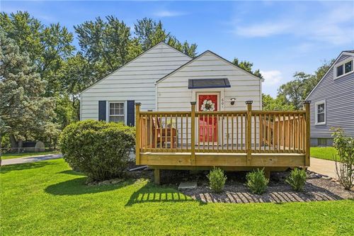 601 W 86th Ter, Kansas City, MO, 64114-2838 | Card Image