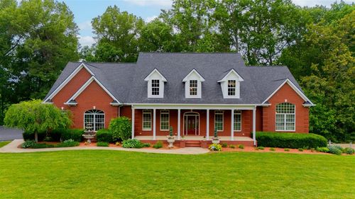 8020 Cemetery Rd, Bowling Green, KY, 42103-9823 | Card Image