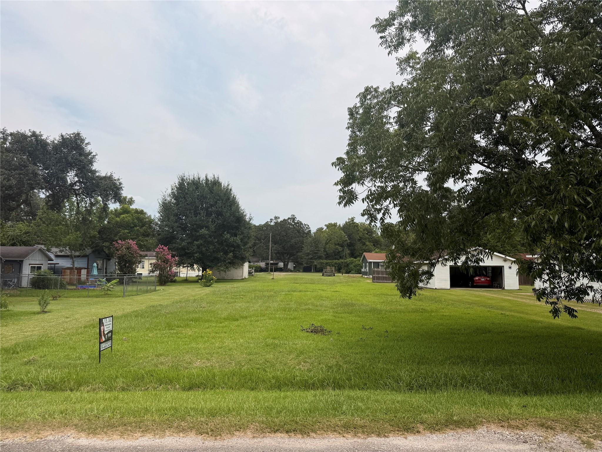 Land in Sweeny