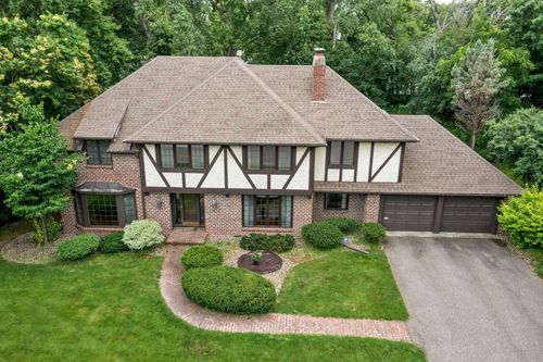 6705 Apache Rd, Edina, MN, 55439-1001 | Card Image
