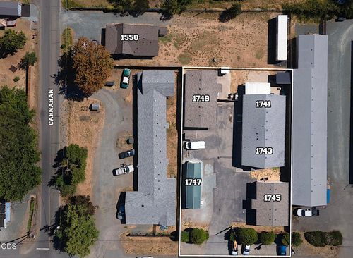 1741 Rogue River Hwy, Grants Pass, OR, 97527-4750 | Card Image