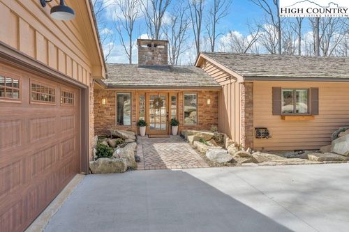 107 Rock Ledge Ln, Linville, NC, 28646-8157 | Card Image