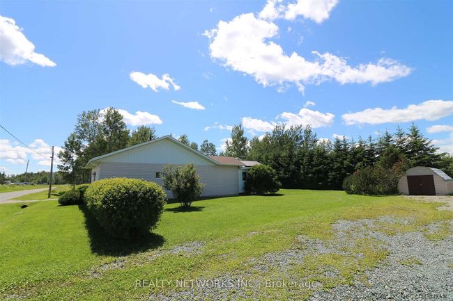 662 Edward Ave, House other with 2 bedrooms, 1 bathrooms and 2 parking in Holtyre ON | Image 37