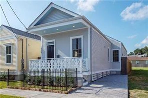 1928 Conti Square, New Orleans, LA, 70112 | Card Image