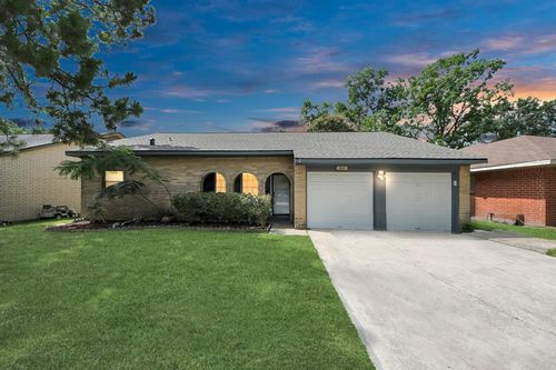 1833 El Mar Ln, Seabrook, TX, 77586-2933 | Card Image