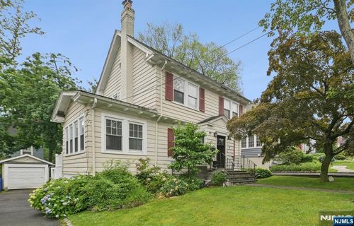 46 Maple St, Millburn, NJ, 07041-2017 | Card Image