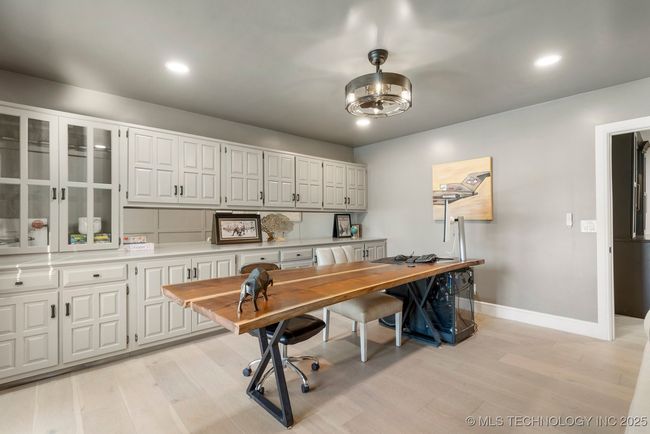 Formal office space | Image 32