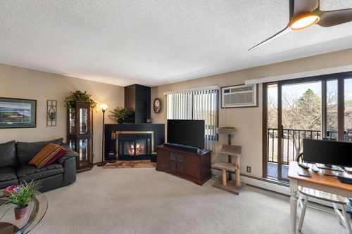 302-7601 W 101st St, Bloomington, MN, 55438-2541 | Card Image