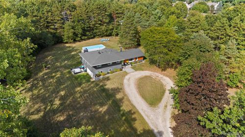 1906 Indianwood Rd, Lake Orion, MI, 48362-1206 | Card Image