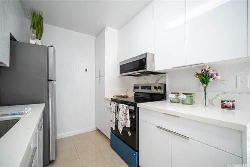 24a-625 Mananai Pl, Honolulu, HI, 96818-5325 | Card Image