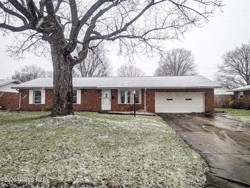 429 Burnham Dr, Fostoria, OH, 44830-1618 | Card Image