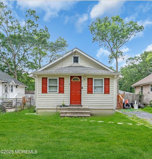 49 Poppy St, Browns Mills, NJ, 08015-2335 | Card Image