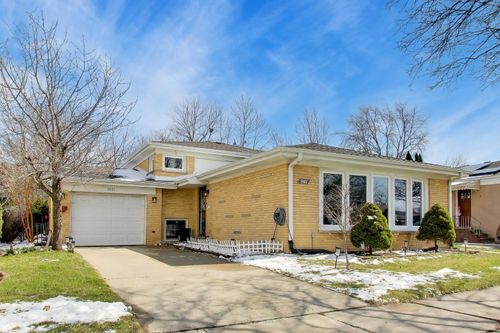 9401 Lavergne Ave, Skokie, IL, 60077-1352 | Card Image