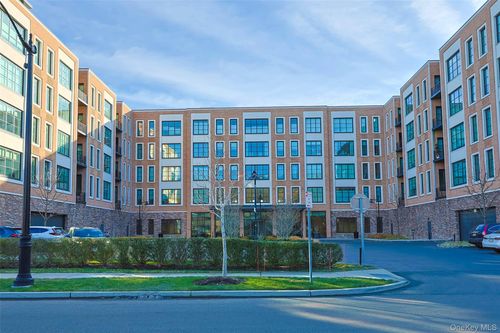 unit-1024-100 Garvies Point Rd, Glen Cove, NY, 11542-5000 | Card Image
