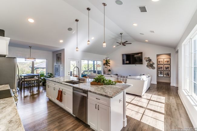 9050 Rebecca Creek Rd, House other with 3 bedrooms, 2 bathrooms and null parking in Spring Branch TX | Image 8