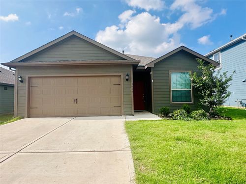13616 Musselshell Dr, Ponder, TX, 76259-1047 | Card Image