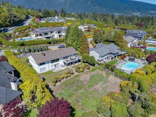 820 Knockmaroon Rd, West Vancouver, BC, V7S1R6 | Card Image