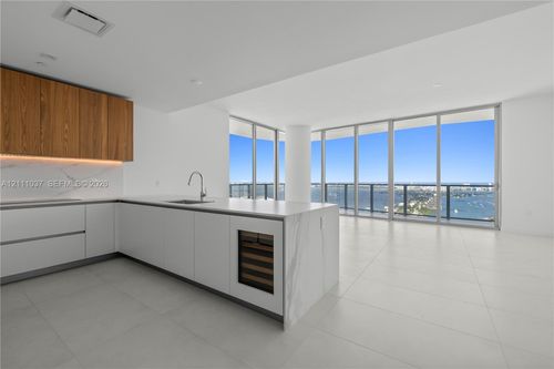 4506-1400 Biscayne Blvd, Miami, FL, 33132-2691 | Card Image
