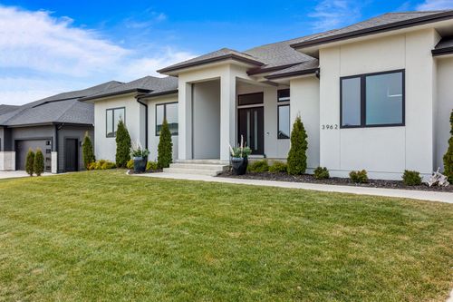 3962 Nw 181st St, Clive, IA, 50325-4002 | Card Image