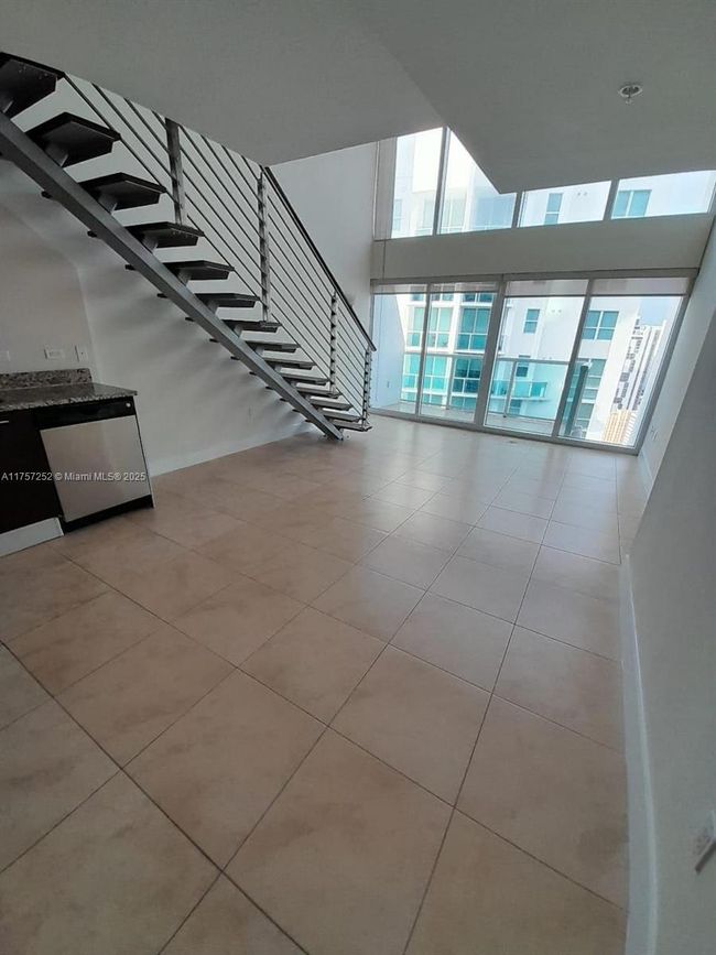 APT-2215 - 41 Se 5 Th St, Condo with 1 bedrooms, 2 bathrooms and null parking in Miami FL | Image 12