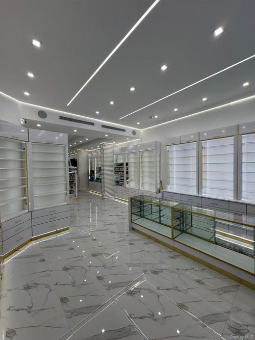 1st-21 Newtown Ave, Astoria, NY, 11102-2935 | Card Image