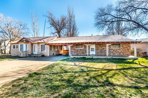 210 N Floyd Ave, Tulia, TX, 79088-2136 | Card Image